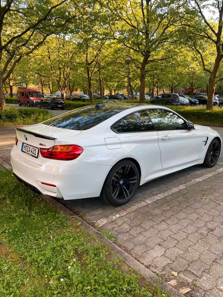 Bmw M4 Coupe DKG Carbon HUD Kamera in München