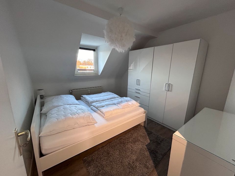 Moderne möblierte 2 Zimmer Wohnung Nähe Klinik in Mönchengladbach