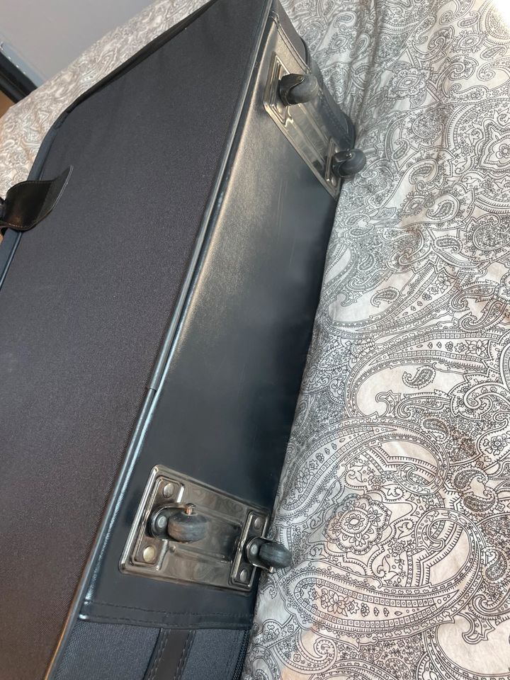 Retro Stoff Koffer mit rollen schwarz in Kiel