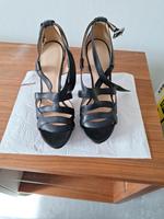 High Heels mit Riemen Gr.40 "GUESS" Thüringen - Bad Salzungen Vorschau