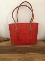Rote Handtasche, geflochten Baden-Württemberg - Meckenbeuren Vorschau