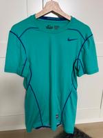 Nike Pro Combat Dri-Fit Hypercool T-Shirt Größe S Hessen - Kirchhain Vorschau