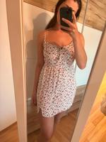 Hollister Sommerkleid mit Blumenmuster Bayern - Pocking Vorschau