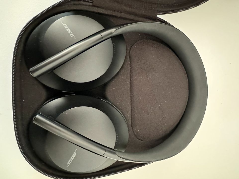 Bose Noise Cancelling 700 in München