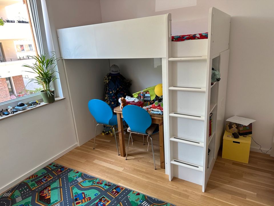 Ikea SMÅSTAD Kinder Hochbett mit Schreibtisch in Borkwalde