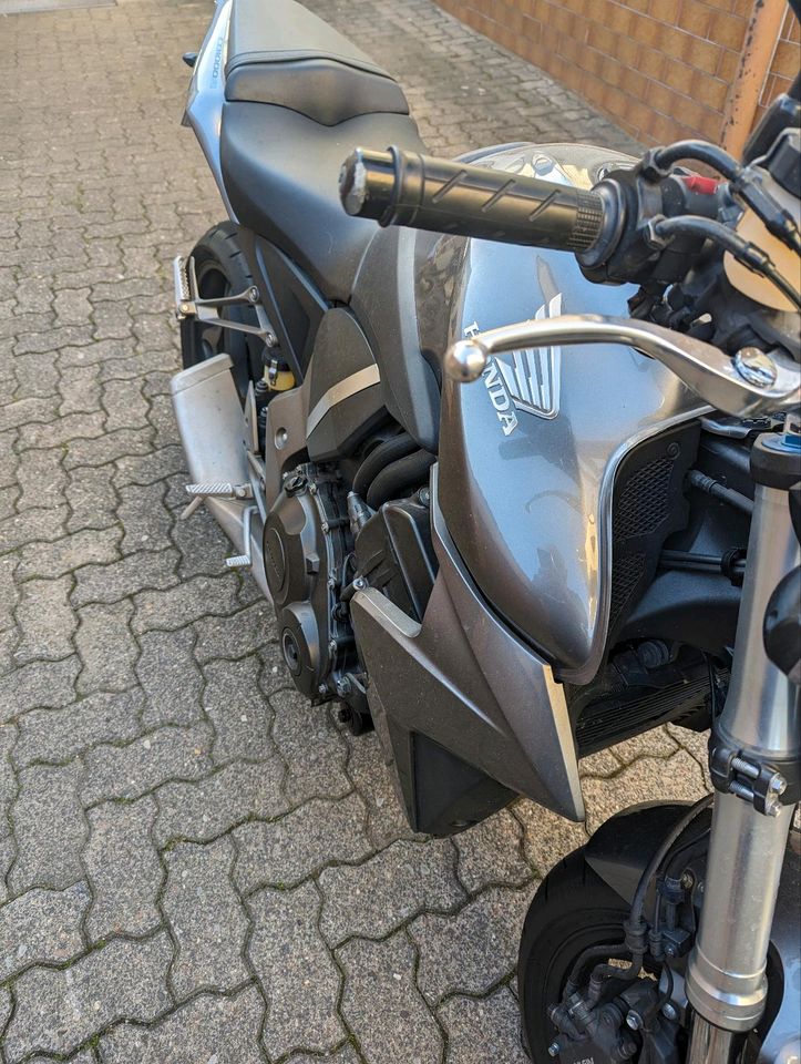 Honda CB1000RA ABS TÜV neu Juli 24 grau 15250km in Bruchköbel