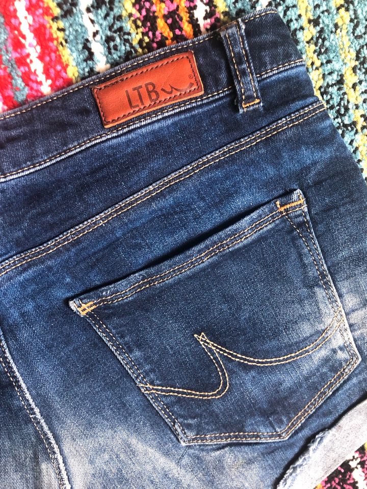 LTB Amelie Jeans Shorts Hot Pants M 36/38 Blau Dunkelblau Denim in Bischofsheim