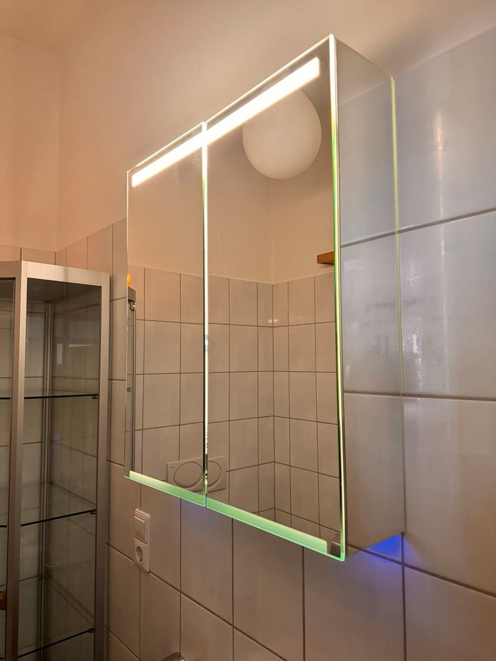 Spiegelschrank mit Beleuchtung in Quakenbrück