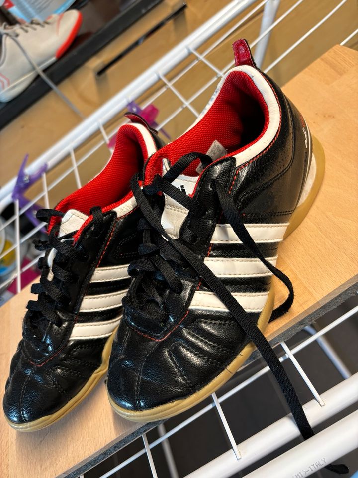 Fußballschuhe für Halle in Rosenheim