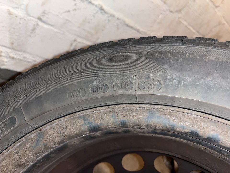 3x winterreifen mit stahlfelge 205/55R16 94H in Laatzen