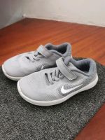 Nike Sneaker GR 27 Kinderschuhe Schuhe Turnschuhe Nordrhein-Westfalen - Marl Vorschau