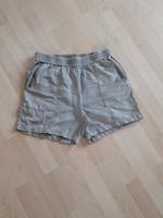 Neuwertig Esprit Shorts Gr 36 helles grau Hessen - Kassel Vorschau