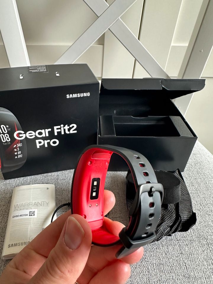 Samsung Gear Fit2 Pro Smart Watch (Fitness) in Pforzheim