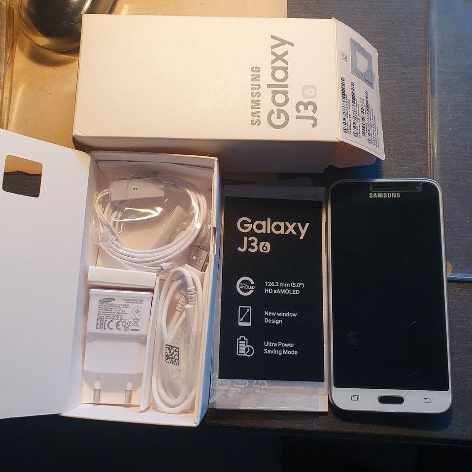 Samsung Galaxy J3 Duos 8GB in Frankfurt am Main