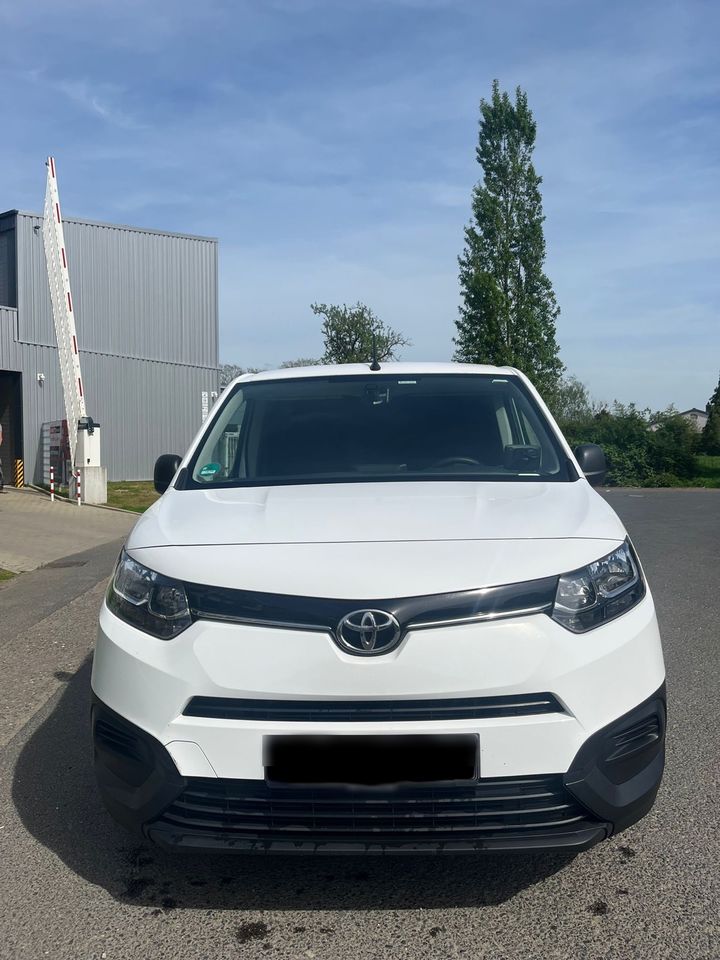 Toyota Proace City 1 Transporter in Köln