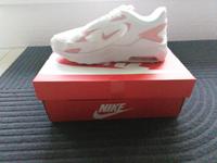 Biete neuen Nike Air Max Bolt Damen Sneaker 37,5 Top! Niedersachsen - Rodenberg Vorschau