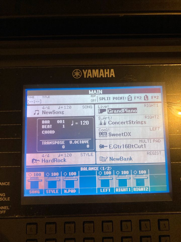 Yamaha PSR-S 750 Keyboard in Walldorf