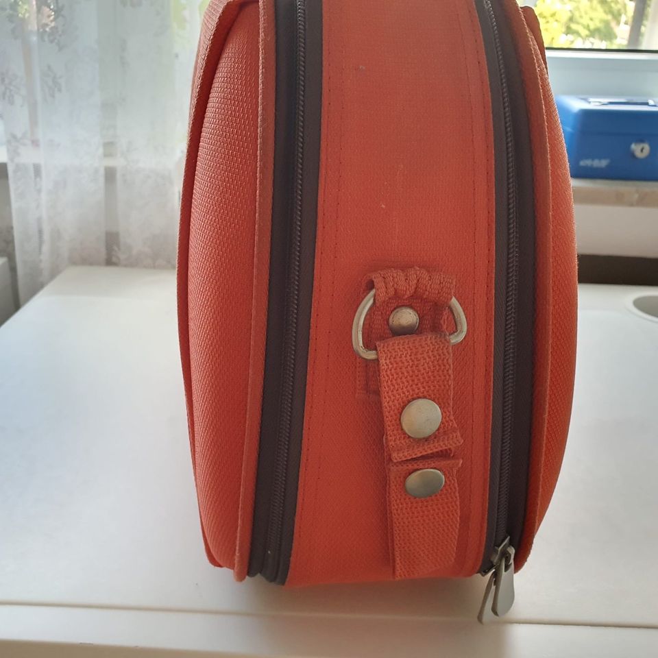 Juniors Baby wickeltasche Orange Farbe Aufgeteilt in zwei Teile in Bottrop