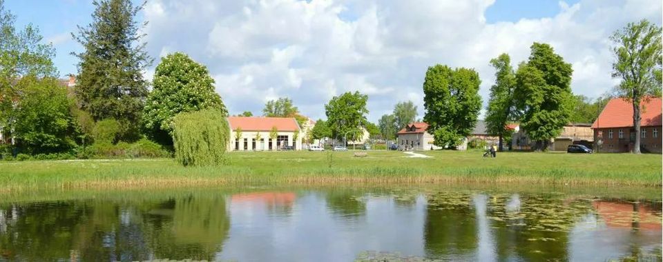 3,17 % RENDITE- 3.658,- pro QM- Erstklassige HAUSHÄFLTE - NEUBAU 1996 auf einem 200 qm Eckgrundstück in Falkensee