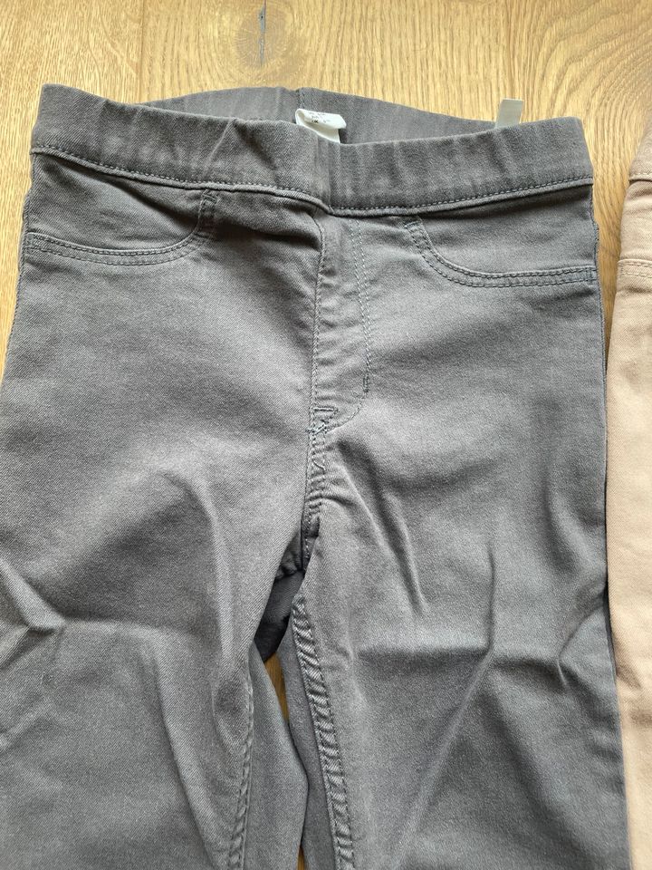 H & M Kinder Jeans Hosen 3er, 122, Wie Neu! in Hattersheim am Main