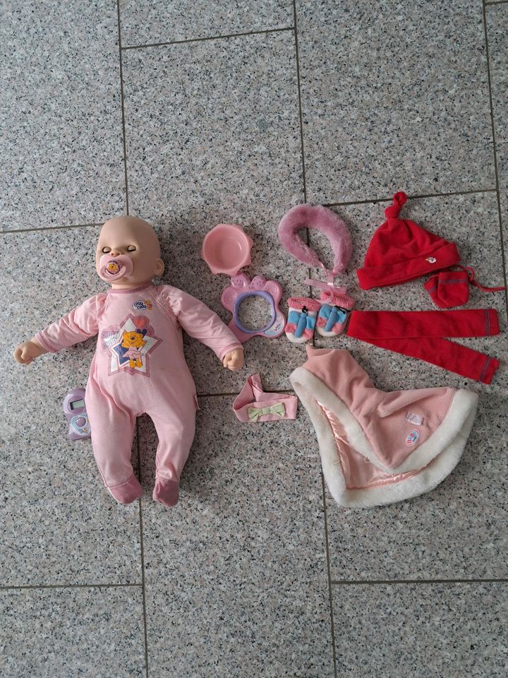 Baby Chuo Chuo und Baby Born Kleidung in Augsburg