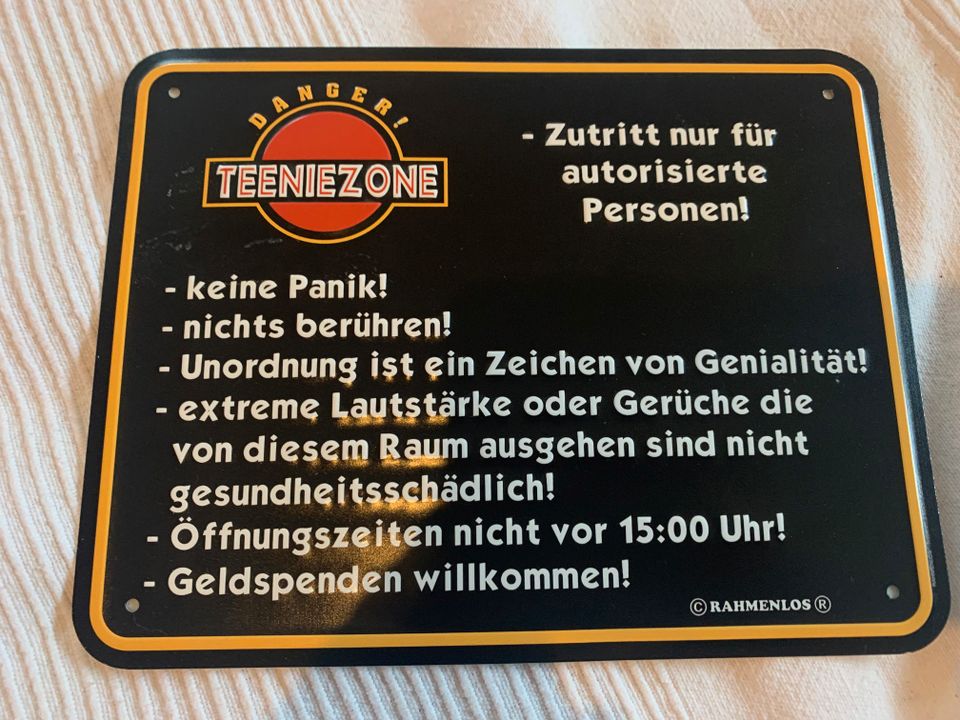 Rahmenlos® Fun Schild - Teeniezone Zutritt nur..Teenie Teenager in Pullach