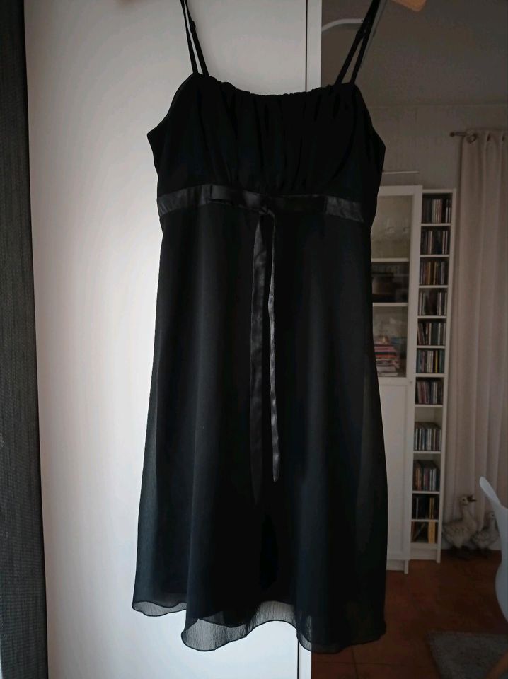 *Schickes Kleid C& A Gr. 36/S* in Tespe