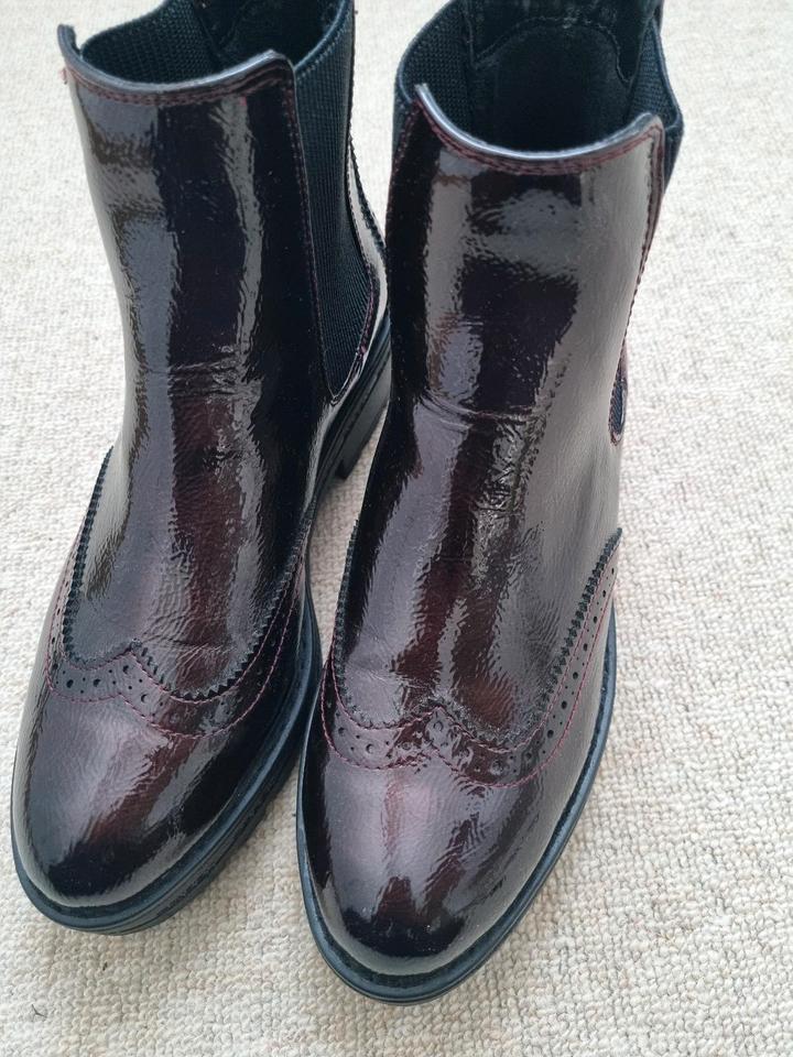 1x getragene Stiefel Esprit Gr. 39 weinrot schwarz Damen in Bad Saarow