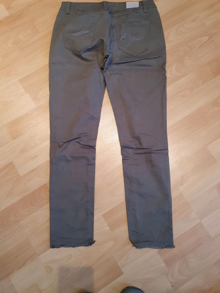 Skinny Jeans Hose strech grün Gr 38/40 strech wie NEU in Neuss