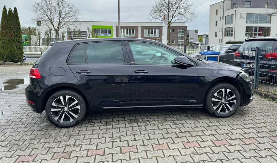 VW Golf 7 2.0 TDI SCR DSG IQ.DRIVE in Essen