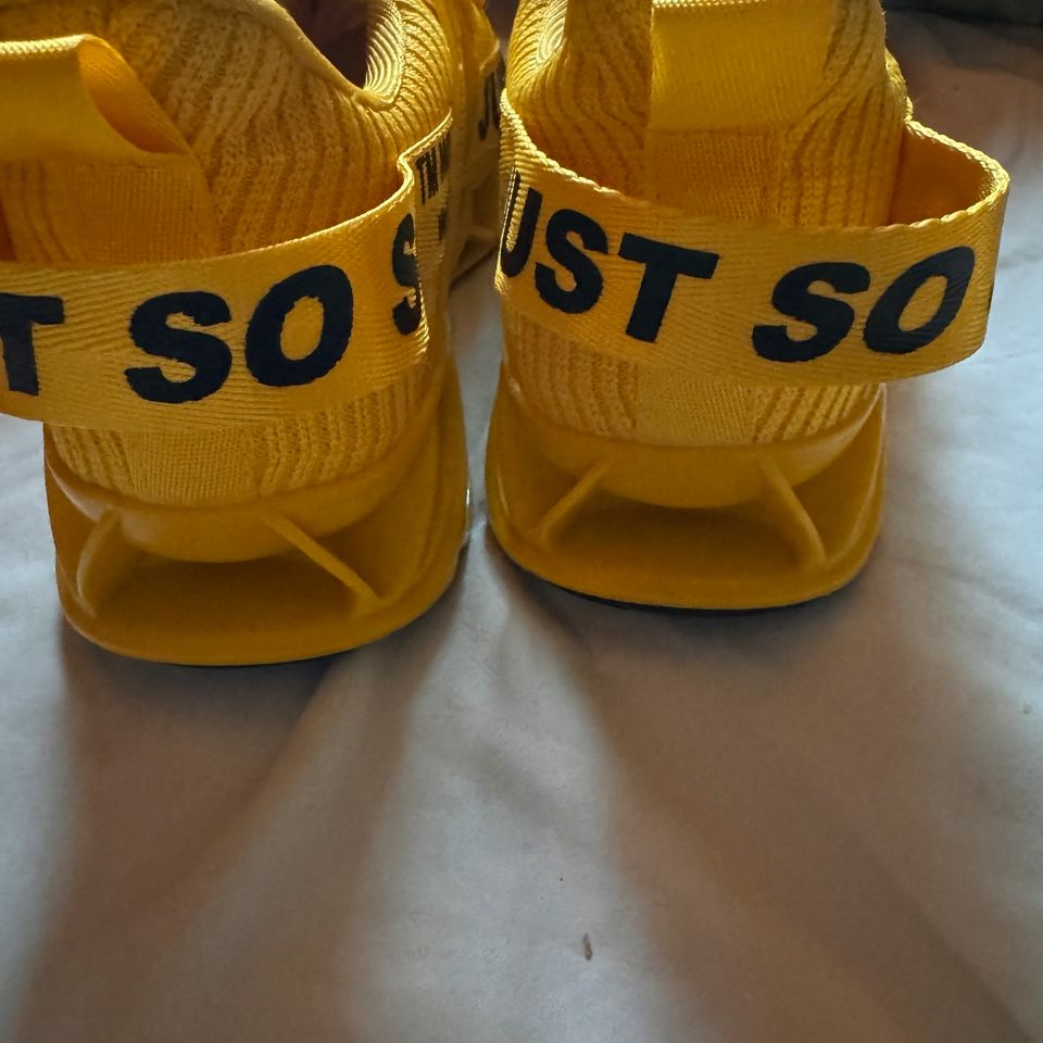 Unisex Laufschuhe Sneaker Stoßdämpfer Gelb Neu!!! 41 gelbe Schuhe in Stephansposching