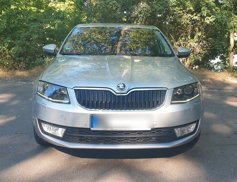 Skoda Octavia 1.4 TSI Elegance - Vollausstattung *TOP* in Berlin