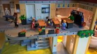 Große Schule mit viel Zubehör-Sets -Playmobil Nordrhein-Westfalen - Rietberg Vorschau