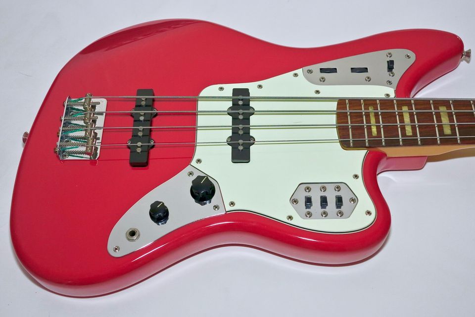 FENDER JAGUAR MIJ - HOT ROD RED BASS - MINT in Düsseldorf