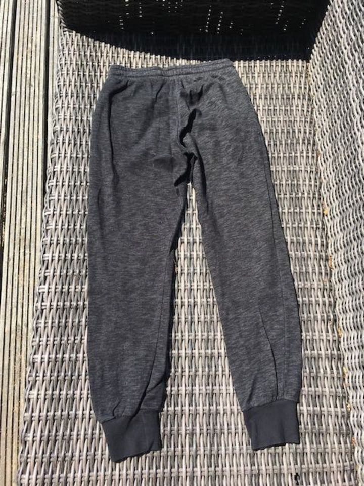 graue H&M Basics Schlupfhose (158) in Hamburg