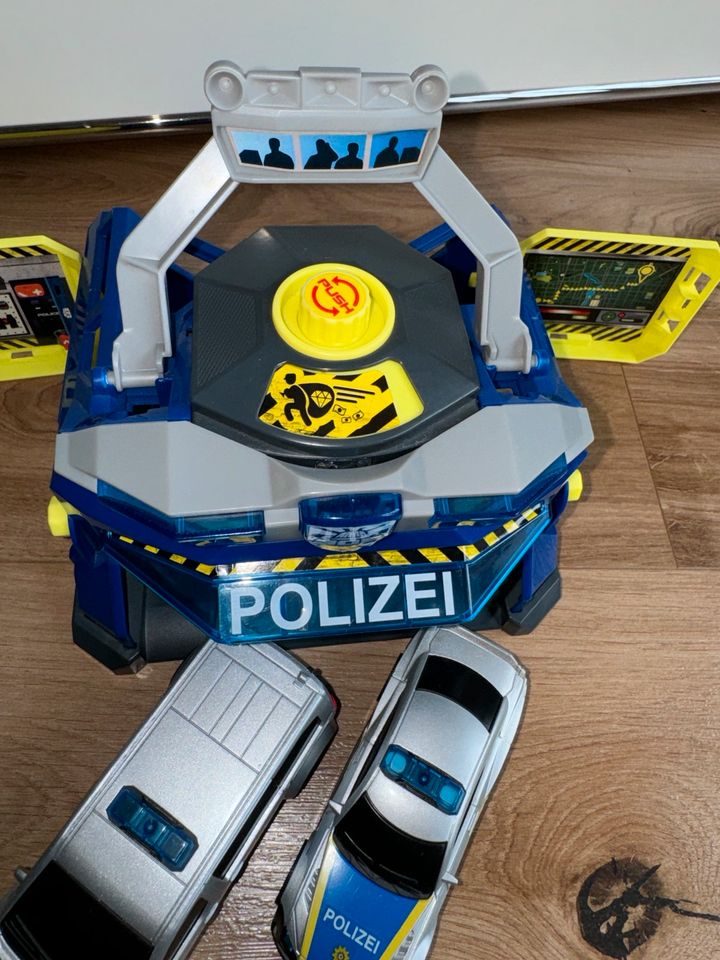 ⭐️ DICKIE Toys Polizeistation mit Sound inkl. zwei Polizeiautos in Bad Homburg