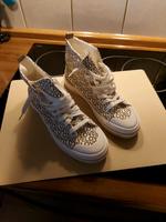 Sneaker Chucks Love gr 42 Bayern - Pommelsbrunn Vorschau