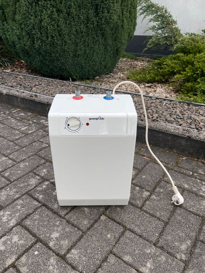 Elektrischer Durchlauferhitzer 5l Gorenje Tiki  Modell: EKW 5-U/A in Bexbach