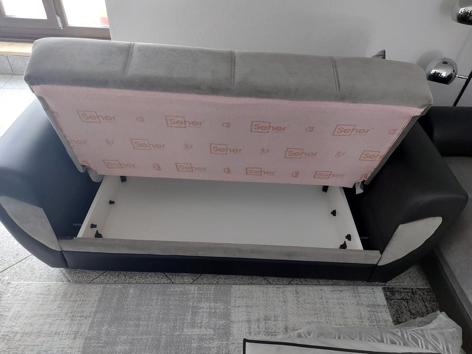 Couch Sitzgarnitur Sofa grau schwarz 3 + 2 + 2 in München