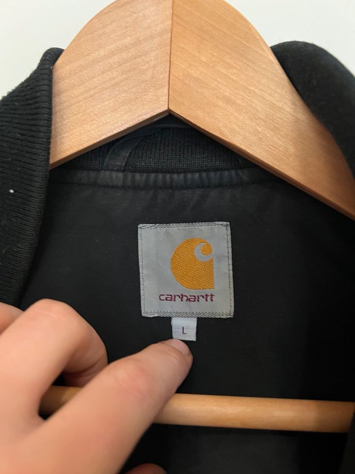 Carhartt Bomberjacke in München