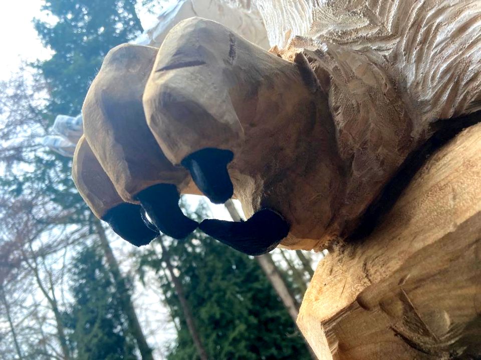 Schneeeule mit Maus aus Holz, selbstgemacht in Düsseldorf