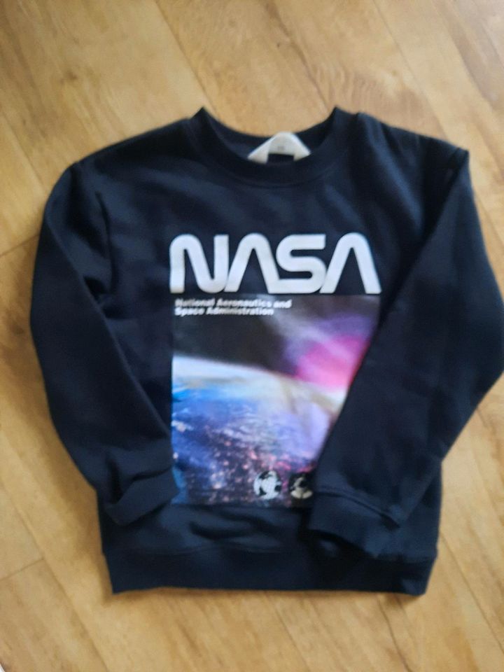 Sweatshirt NASA H&M 122/128 neu in Berlin
