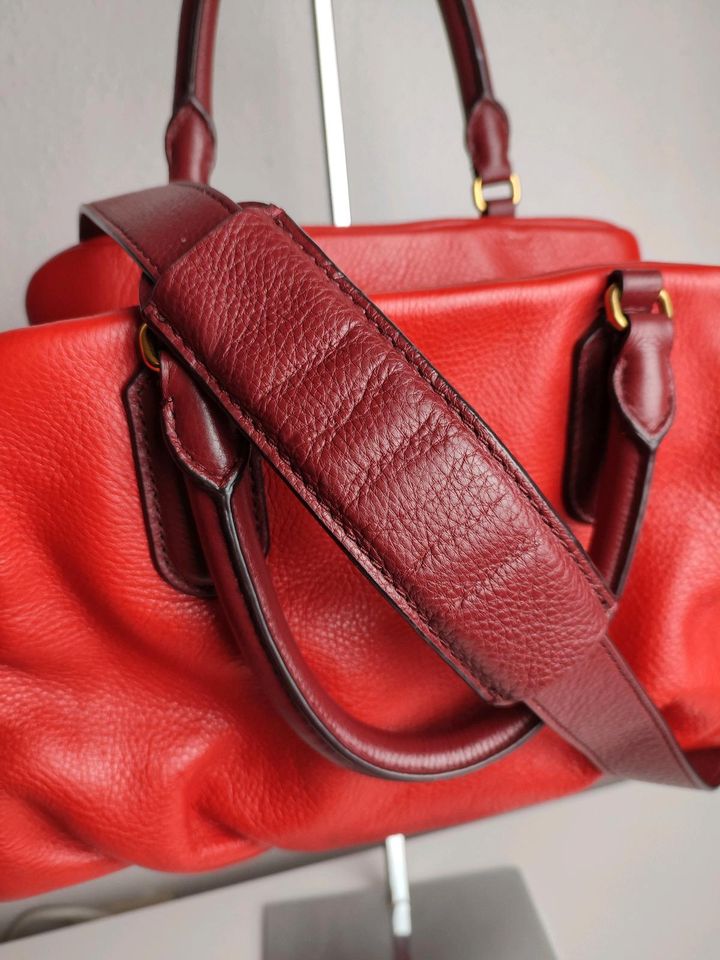 Marc Jacobs Work Wear Leder Handtasche Rot Schultergurt TOP! in Bad Rothenfelde