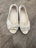 Ballerina in Creme Hannover - Nord Vorschau