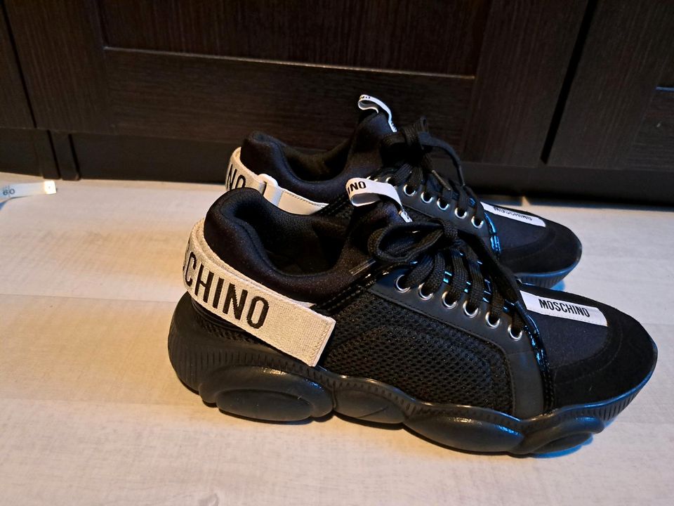 Moschino Teddy Sneaker Schuhe gr. 40 in Berlin