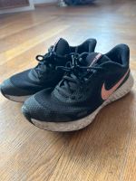 Nike Revolution Laufschuhe in Gr. 36,5 Neuhausen-Nymphenburg - Neuhausen Vorschau