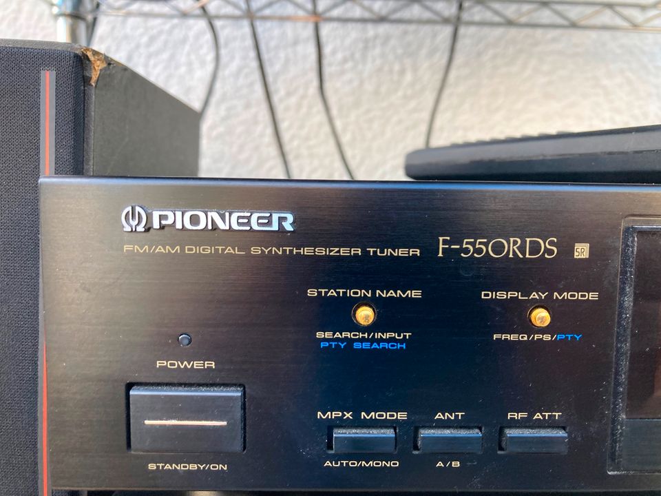 Pioneer F-550 RDS Tuner in Winterberg