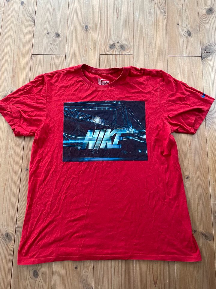 Nike T-Shirts, Größe L in Obernkirchen