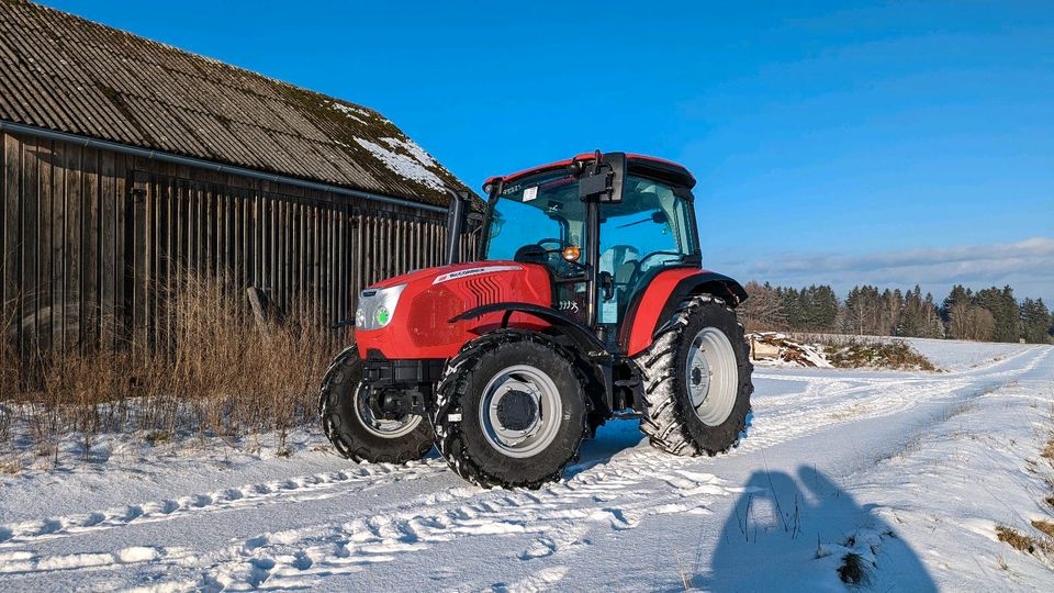 70 PS Allrad Traktor MC Cormick mit Frontlader in Tännesberg