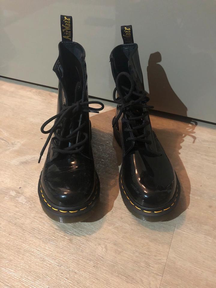 Original Dr. Martens 1460 Damen Stiefelette Boots Gr.40 NEU in Lochhausen